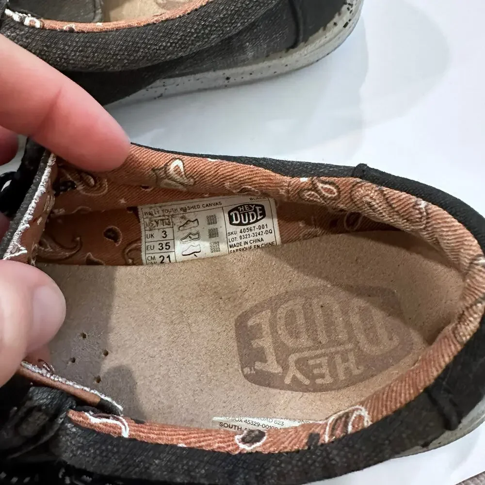 HEYDUDE YOUTH WALLY WASHED CANVAS SHOES Black size 3